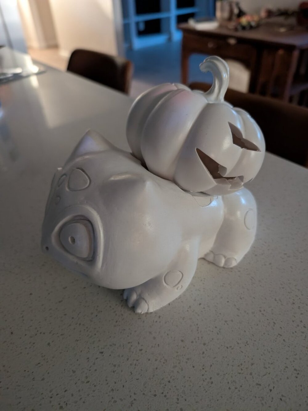 Halloween Bulbasaur - paint and DIY